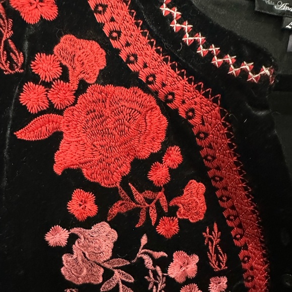 ANDREE BY UNIT Black Top with Red and Pink Embroidery - Picture 2 of 6